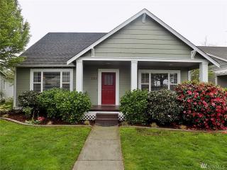 1212 Aaron Dr, Lynden, WA 98264-9030