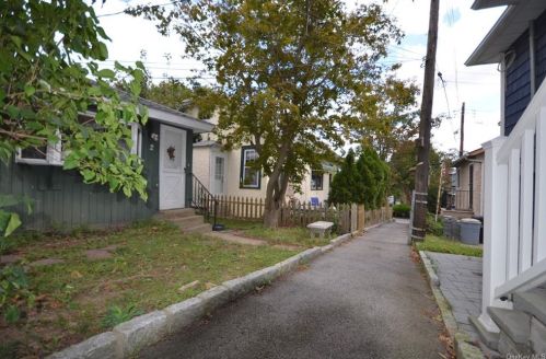 2 Ivy Pl, Bronx, NY 10465-3916