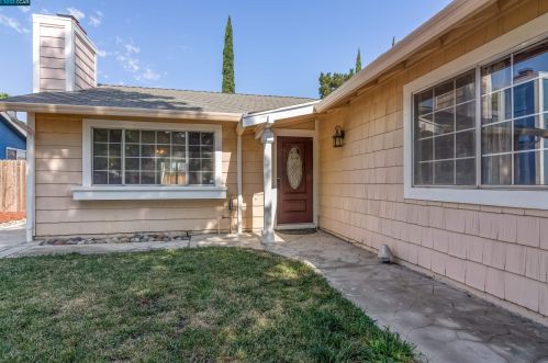 2052 Newport Dr, West Pittsburg, CA 94565-4054
