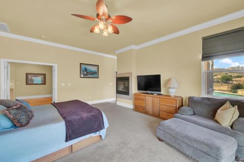 3959 Skyhawk Ln, Vacaville CA  95688-9516 exterior