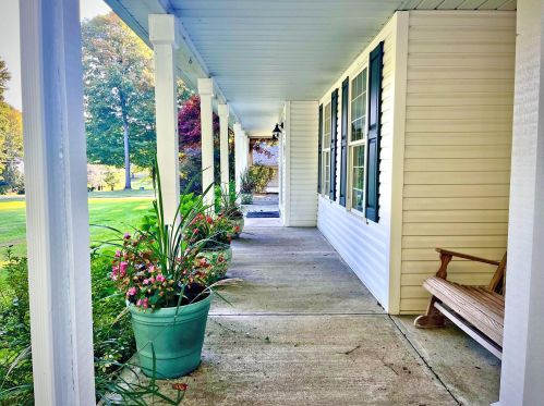 14200 Windsor Heights Dr, Mount Vernon, OH 43050-8627