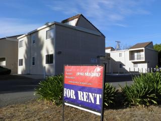7259 Land Park Dr, Sacramento CA  95831-3664 exterior