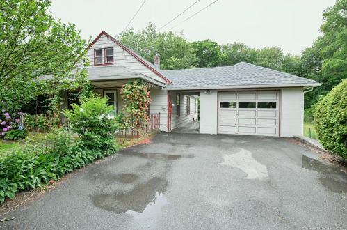 357 Chestnut Hill Ave, Waterbury, CT 06704-1615