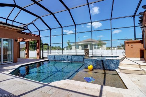 2031 34th St, Cape Coral, FL 33909-3359