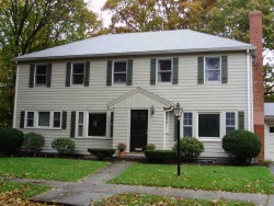 19 Ipswich Rd, Newton, MA 02461-1118