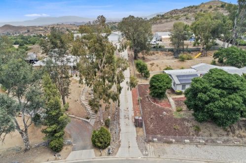 33276 Homestead Ln, Wildomar CA  92595-9169 exterior