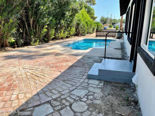 5640 8th St, Phoenix AZ 85022-1197 exterior