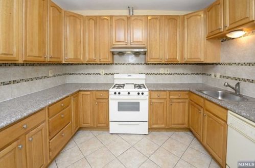 23 Hudson Ave, Ridgefield Park NJ  07660-1732 exterior