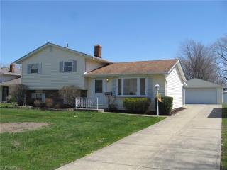 933 Connor Dr, Willoughby, OH 44095-2303