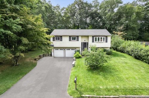 13 Darlene Dr, Poughkeepsie, NY 12601-5603