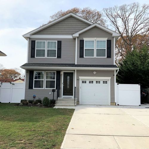 174 Washington Ave, Wheatley Heights, NY 11798-2019