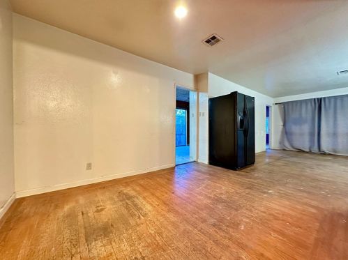 918 Loletta Ave, Modesto CA  95351-1839 exterior