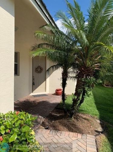 217 Maclay Way, Fort Pierce, FL 34986-1915