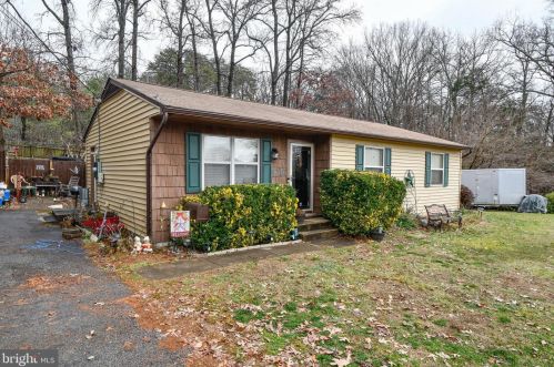 4210 Meyers Rd, Triangle, VA 22172-1711