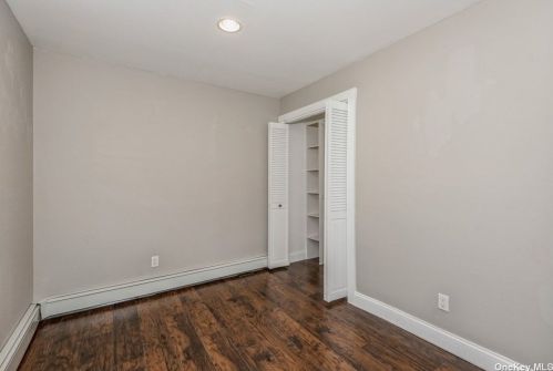 17 Teed St, Huntington Station NY  11746-4331 exterior