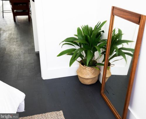 2026 Howard St, Philadelphia PA 19148-3334 exterior