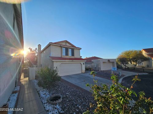 8929 Ferber Ct, Tucson, AZ 85742-4452