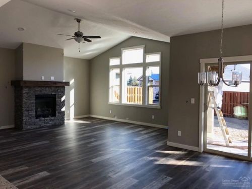 484 29 St, Eagle Crest OR  97756-8059 exterior
