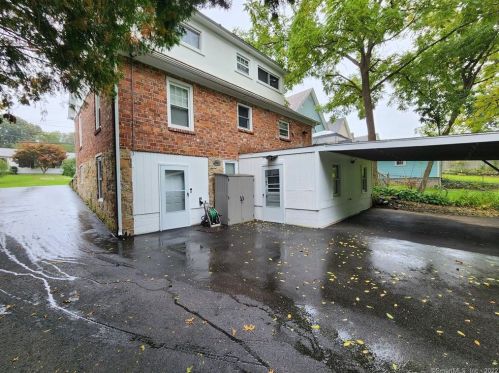 36 Pratt St, Norwich CT  06360-3733 exterior