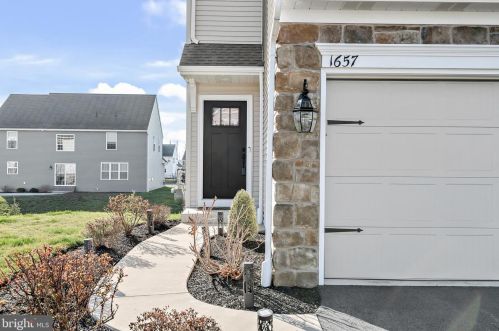 1657 Haralson Dr, Navy Sup Dpt PA  17055-7102 exterior