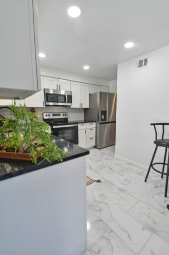 1677 Galeton Dr, Verona PA  15147-2826 exterior