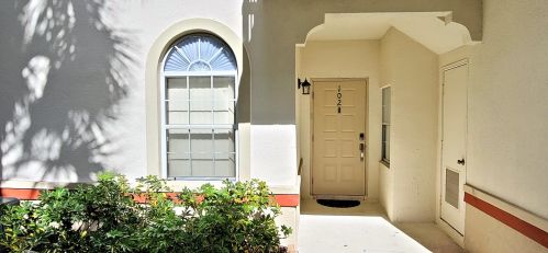 102 Cypress Point Dr, West Palm Beach, FL 33418-7152