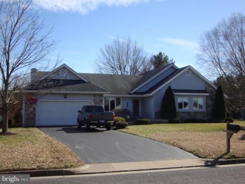 737 Eagle St, Woodstock, VA 22664-1926