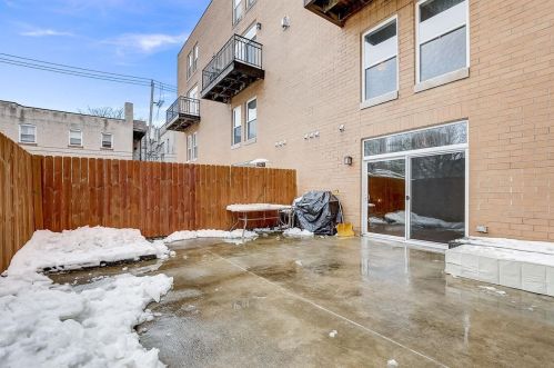 1920 Farwell Ave, Milwaukee WI 53202-1571 exterior