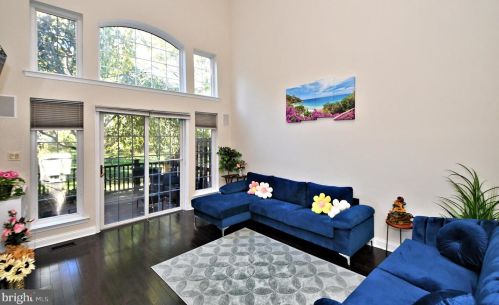 309 Meadow View Ln, Lansdale PA  19446-5932 exterior