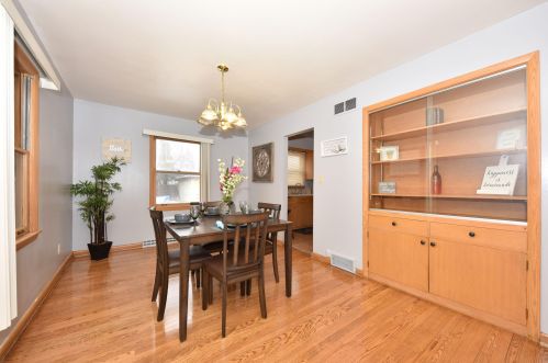 5555 56, Milwaukee WI 53218-3221 exterior