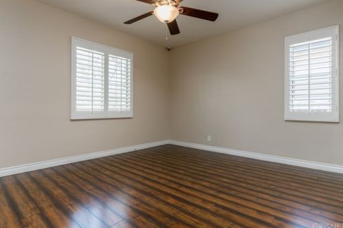 17618 Collins St, Van Nuys CA 91316-1245 exterior