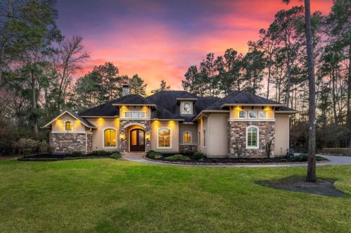 10935 Clubhouse Cir, Magnolia, TX 77354-6852