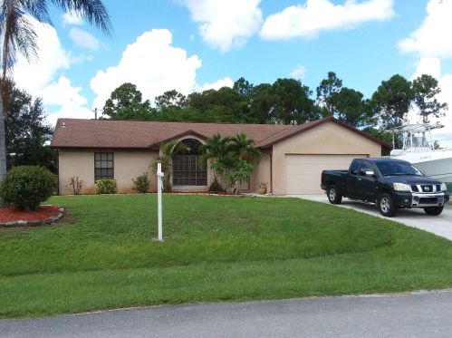716 Cabot St, Fort Pierce, FL 34983-8315