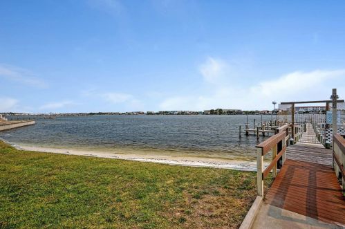 308 Miracle Strip Pkwy, Fort Walton Beach, FL 32548-5217