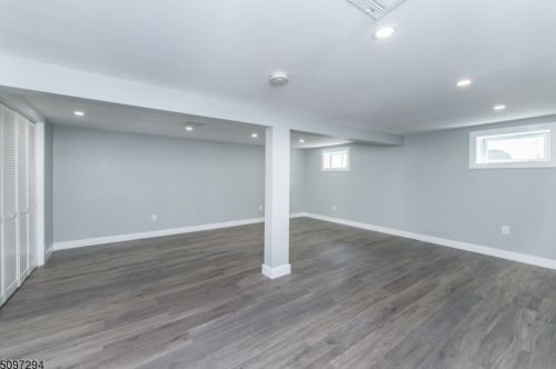 22 Harvard St, Nutley NJ  07110-3322 exterior