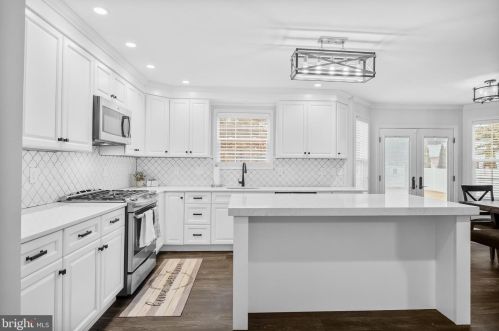 17 Hillside Ln, Berlin Boro NJ  08009-1703 exterior