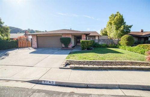 3240 Colusa St, Pinole, CA 94564-1530
