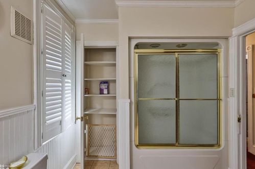 1814 Washington Blvd, Easton PA  18042-4633 exterior