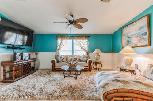 817 Oriole Cir, Sebastian FL  32976-7520 exterior