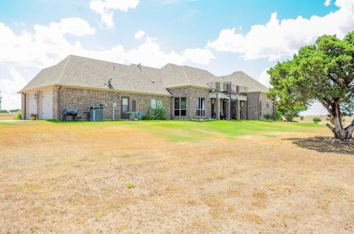 7401 Royal Winchester Dr, Cleburne, TX 76033-8988