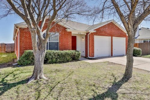 8232 Ranch Hand Trl, Fort Worth, TX 76131-5363