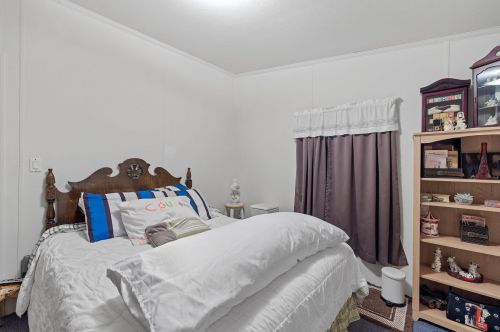 251 Fire Pond Rd, Hopkinton NH  03229-2923 exterior