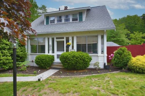 1282 Randolph Ave, Milton MA  02186-5236 exterior