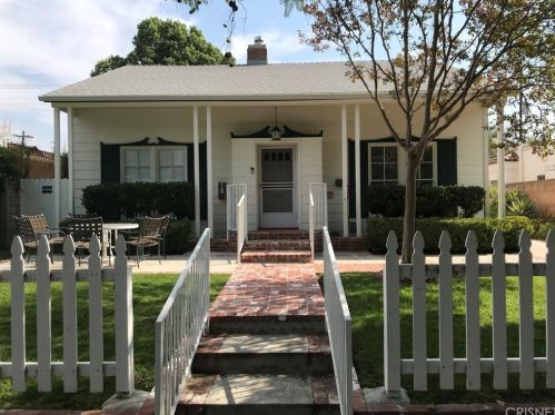 4230 Gentry Ave, North Hollywood, CA 91604-2074