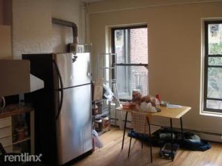 90 Hammond St, Boston MA  02467-1135 exterior