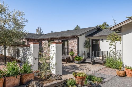 1356 Wikiup Dr, Santa Rosa, CA 95403-1380