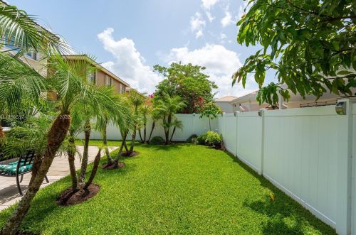 15042 20th St, Hollywood FL  33027-4363 exterior