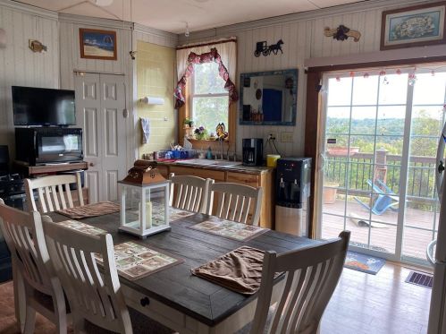 284 Ridge Rd, Coal Center, PA 15423-1019