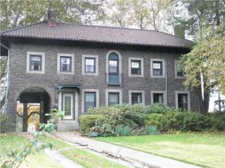 5500 Hobart St, Pittsburgh PA  15217-1923 exterior
