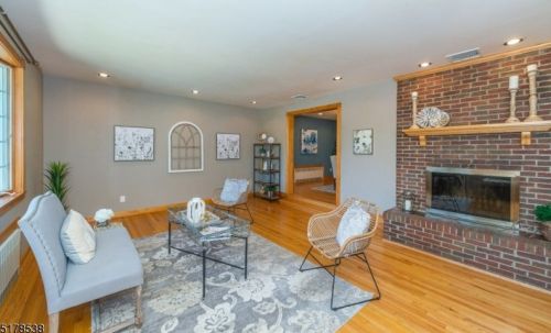 664 Long Hill Rd, West Paterson, NJ 07424-2047